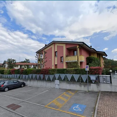 Luminoso Trilocale Con Piscina E Giardino Privato Desenzano del Garda