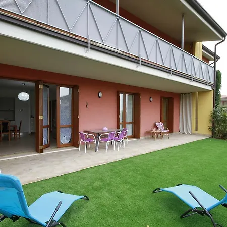 דירה Luminoso Trilocale Con Piscina E Giardino Privato *