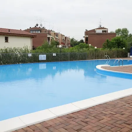 Luminoso Trilocale Con Piscina E Giardino Privato דירה