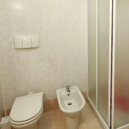 Luminoso Trilocale Con Piscina E Giardino Privato * דסנזאנו דל גארדה