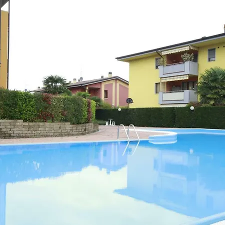 Apartment Luminoso Trilocale Con Piscina E Giardino Privato
